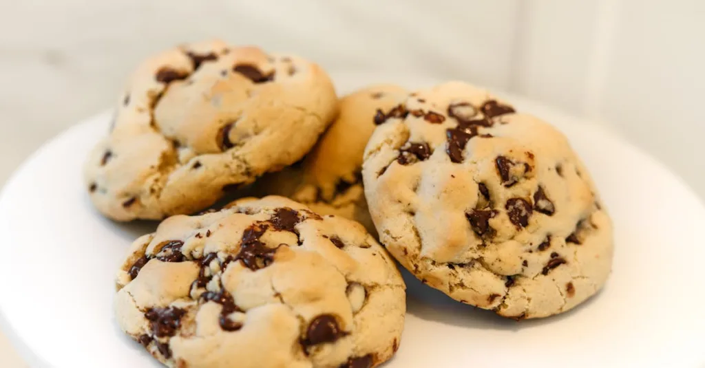 découvrez nos délicieux cookies maison moelleux, préparés avec des ingrédients naturels pour un goût authentique et une texture fondante à chaque bouchée.