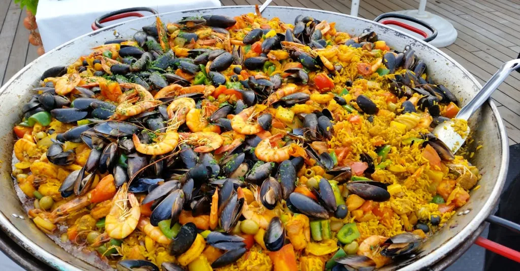 découvrez notre recette authentique de paella maison, un plat savoureux et coloré aux fruits de mer, riz et épices, facile à préparer pour régaler toute la famille.