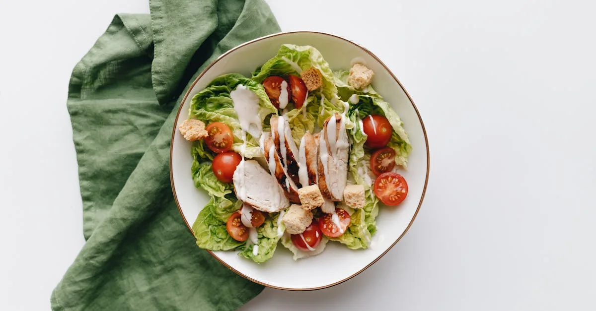 découvrez une recette de salade composée savoureuse et équilibrée, parfaite pour un repas frais et coloré. facile à préparer, elle allie légumes croquants, protéines et une vinaigrette maison délicieuse.